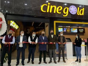 Alışveriş merkezinde sinema açıldı