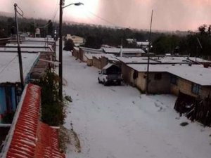 Meksika’nın Tlachichuca şehrine tarihte ilk kez kar yağdı