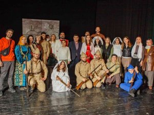“İşgalden Zafere Osmaniye” tiyatro oyunu sahnelendi