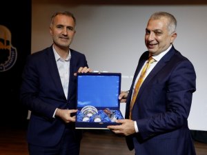 İnegöl’de ‘Mavi Vatan’ söyleşine yoğun ilgi