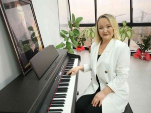 Türk öğrencileri piyano festivaline Özbek öğretmen hazırlıyor