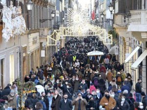 İtalya’da son 24 saatte 155 bin 659 yeni vaka