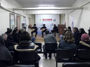 Bayburt’ta soğuk kış günleri sazlı, sözlü Anadolu türküleri eşliğinde ısınıyor