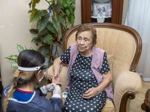 Mersin Büyükşehir Belediyesi, 2021’de 30 bin haneye evde sağlık hizmeti sundu