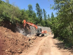 Ordu’da yollara kale gibi duvar