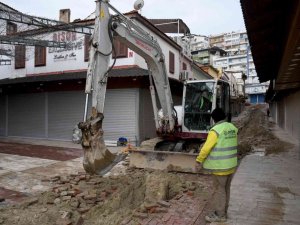 Grand ve Orient Bazaar’da yenileme mesaisi 7/24 sürüyor