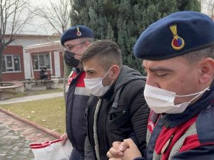 Katil zanlısı mahkemeye getirilirken gözyaşlarına hakim olamadı