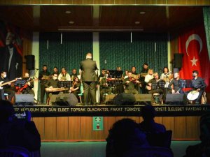 Ezgiler Yunus’u söyledi