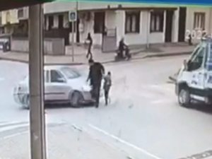 Otomobilin çarptığı çocuk hayatını kaybetti