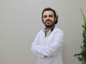 Paket yiyecekler, doymuş yağ ve aşırı süt tüketimi akne oluşumunu tetikliyor