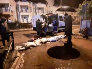 Marmaris Belediyesi, sağanak yağışlar sonrası gece gündüz çalışıyor