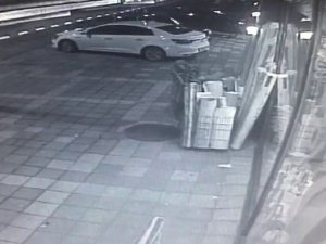 Ümraniye’de indirim yetmedi, yarım saat arayla iki halı çaldı