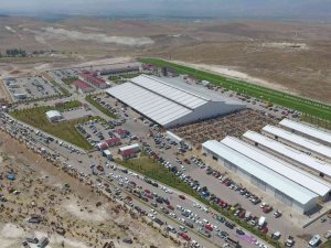 Doğu’nun incisi hayvan borsası sektörde rol modeli oldu