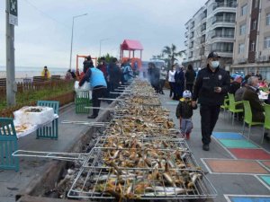 Samsun’da Hamsi Festivali: 2 saatte 2 ton hamsi tüketildi