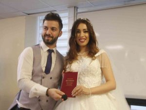 Maden işçisi, Tunuslu Marva Hamouda’yla dünya evine girdi
