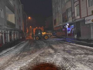 Bulanık’ta karla mücadele çalışması