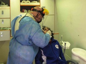 Kır Çiçekleri’nin kız çocukları diş kontrolünden geçti