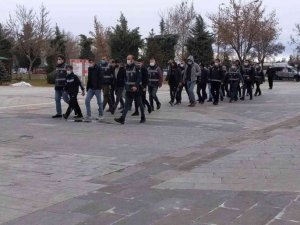 Konya’da arama kararı olan 65 kişi yakalandı