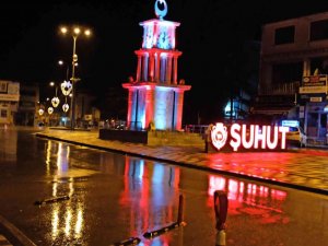 Şuhut’ta sağanak yağış etkisini gösteriyor