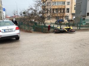 Otomobil ile motosiklet çarpıştı: 1 yaralı