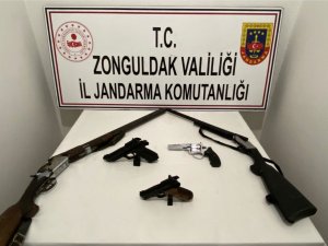 Evden cephanelik çıktı