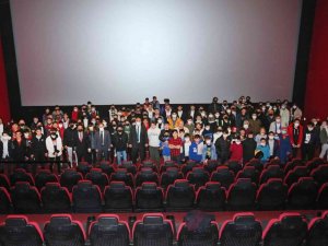 Öğrencilerle “Eren” filmini izleyen Sandıkçı’dan “birlik” mesajı