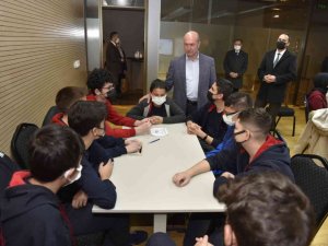 Başkan Pekyatırmacı: “Sanat Akademisi’yle öğrencilerimize yeni ufuklar kazandırıyoruz”