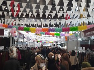 Yüzde 70’e varan indirimlerle ‘Moda ve Alışveriş Festivali’ kadınların ilgi odağı oldu