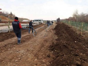 Kanal boyu ikinci etap park çalışmaları hızlandı