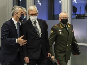 NATO Genel Sekreteri Stoltenberg: "Rusya, Ukrayna’ya karşı herhangi güç kullanımında ciddi sonuçlarla yüzleşmek zorunda kalacak"