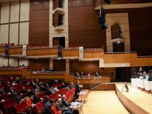 Meclisin gündemi, Grand Plaza ve yarışma parası oldu