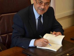 Şair Mehmet Aksu üniversite onur köşesinde
