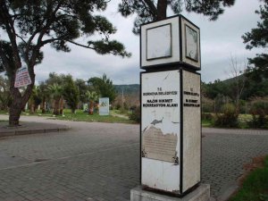 Nazım Hikmet Parkının bakımsızlığı tepki çekiyor
