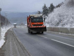 Bolu Dağı’nda hafif kar yağışı