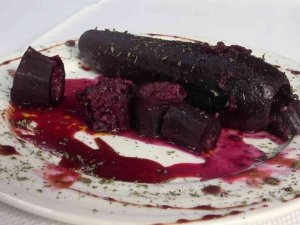 Bu havuç tornada oyulup dolma yapılıyor