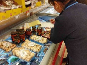 Diyarbakır’da son kullanma tarihi geçen bozuk gıdalar imha edildi