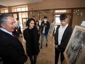 AİÇÜ’de tasarım sergisi açıldı