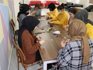 Gençlerden el sanatları kursuna yoğun ilgi