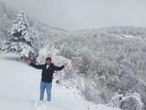 Köy beyaz örtüyle kaplandı, kartpostallık görüntüler oluştu