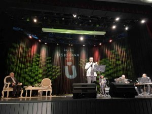 Üsküdar’da Mustafa Demirci ile şiir ziyafeti yaşandı