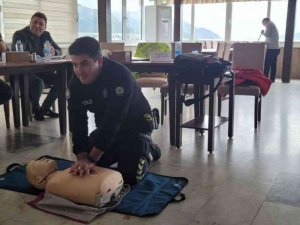 Marmaris trafik polislerine ilk yardım eğitimi verildi