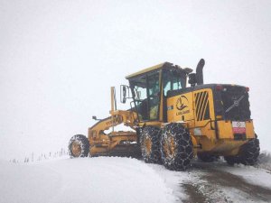 Doğu Karadeniz’de 322 köy ve mahalle yolu kar nedeniyle ulaşıma kapandı