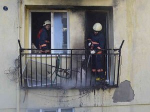 Tavşanlı’da 5 katlı binanın birinci katında yangın