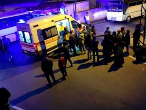 Tarım işçilerini taşıyan midibüs bakkala girdi: 5 yaralı