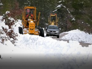 Toroslar’da kar ve heyelanla mücadele