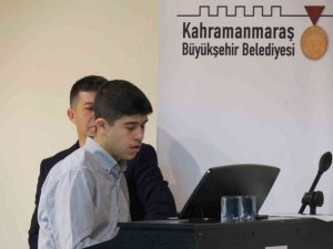Kahramanmaraş’ta otizmli gençten piyano resitali