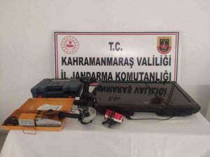 Televizyon ve motorlu testere hırsızları saklandıkları evde yakalandı