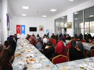 Başkan Akman, gençlerle tecrübe paylaşımında bulundu