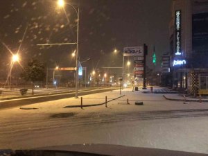 Malatya yağan karla beyaza büründü