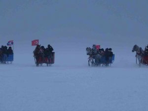 Belediye başkanları Çıldır Gölü’nde tipiye yakalandı